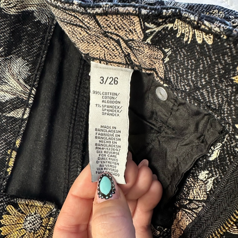 Floral Patterned Pants - Picture 3 of 5